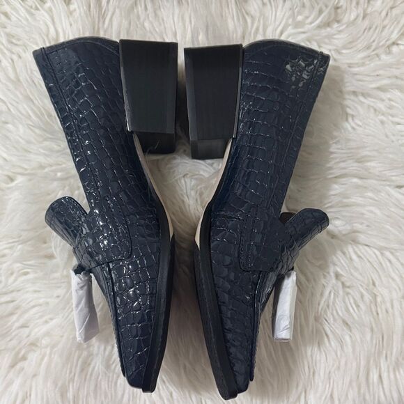 Donald J. Pliner Women’s Croc-Embossed Navy Loafers Size 7.5 NWT - Picture 9 of 10